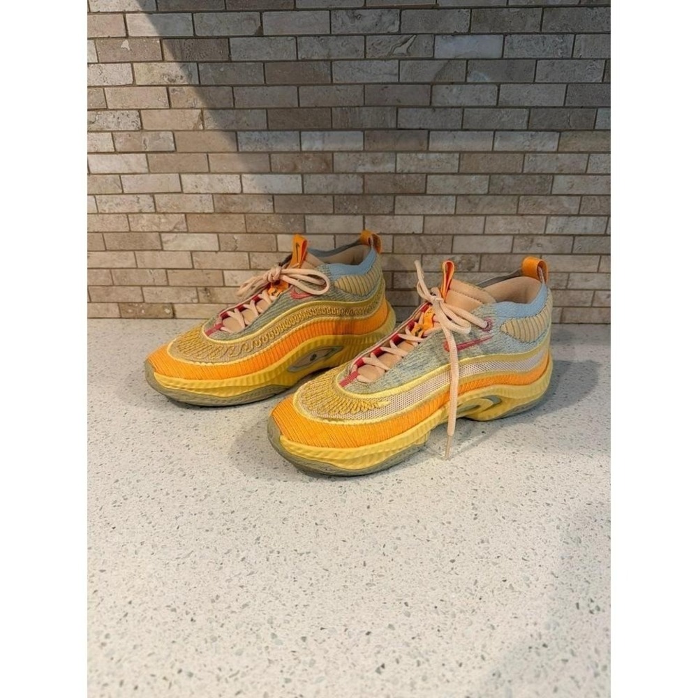 Nike Cosmic Unity‎ 3 Mens Size 9.5 Basketball Shoes